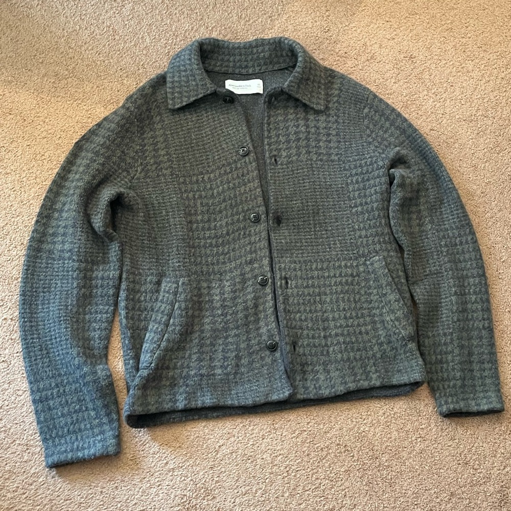 NEW ABERCROMBIE AND FITCH KNIT SUPER SOFT BUTTON DOWN COLLARED CARDIGAN SWEATER
